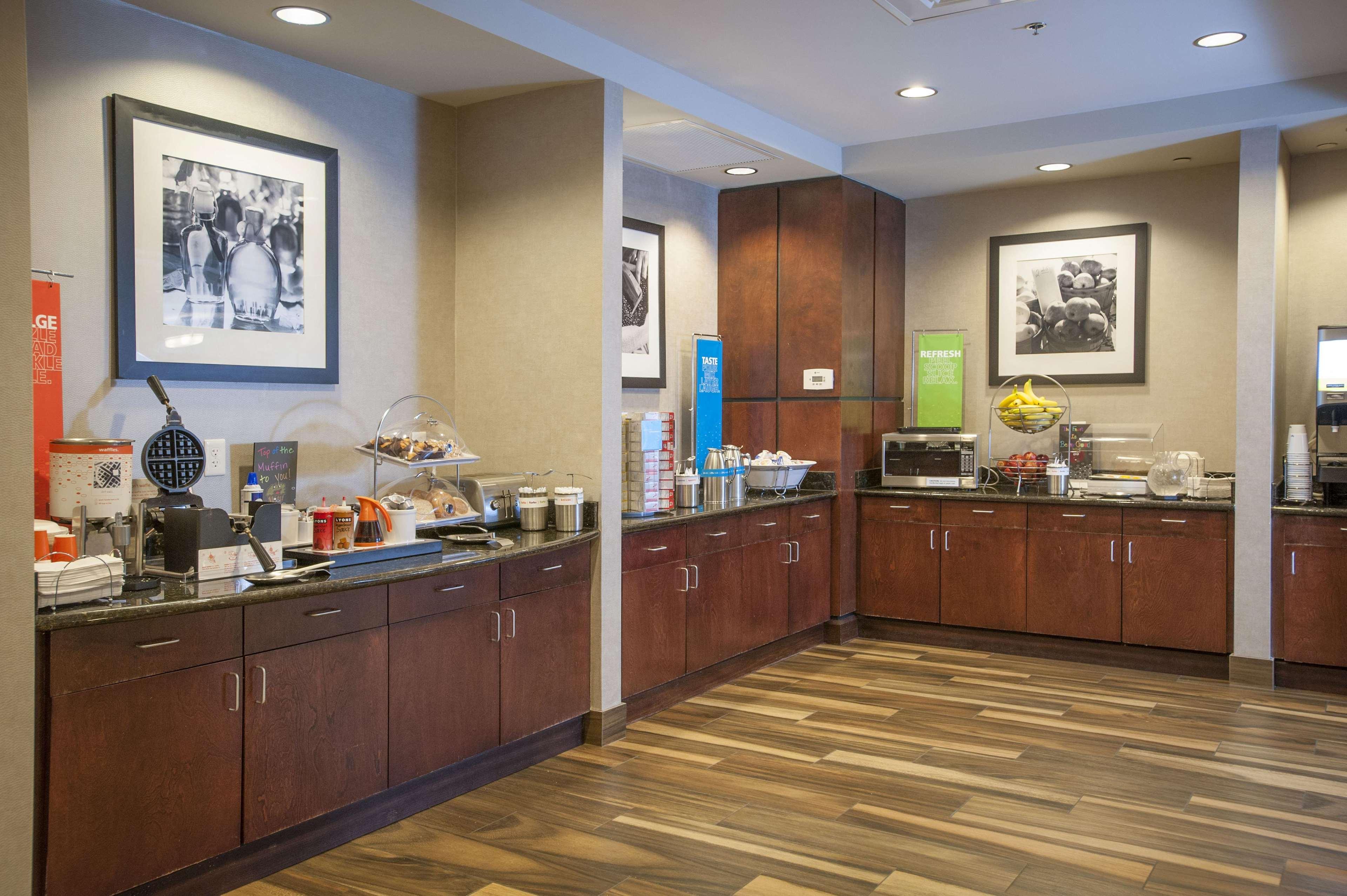 Hampton Inn & Suites Mobile Providence Park/Airport Екстер'єр фото