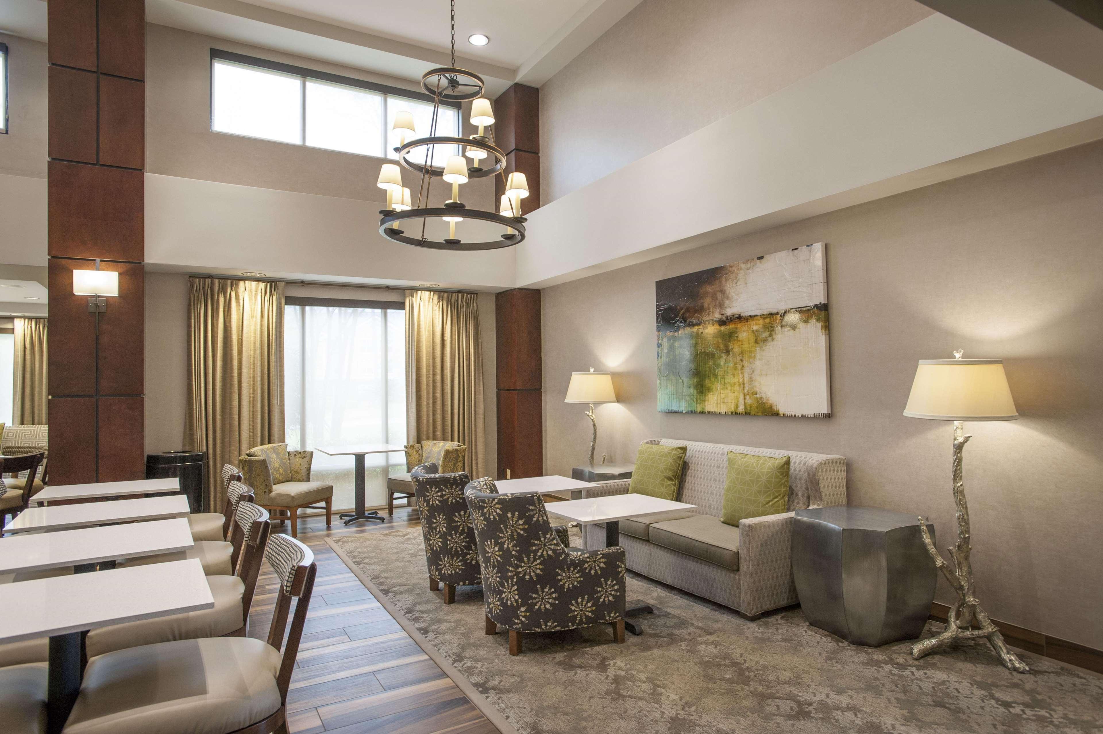 Hampton Inn & Suites Mobile Providence Park/Airport Екстер'єр фото